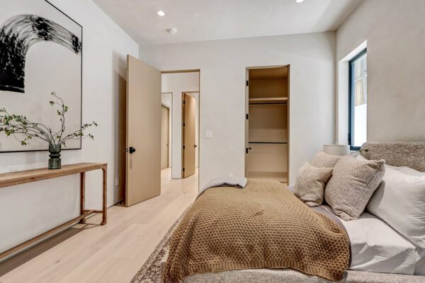 Altamura - 1404 Manhattan_Bedroom3b