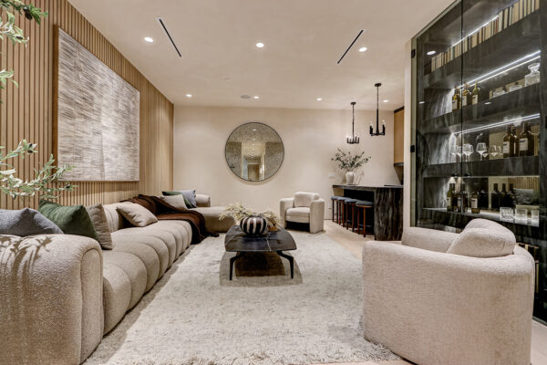 Altamura - 1404 Manhattan_Family room1