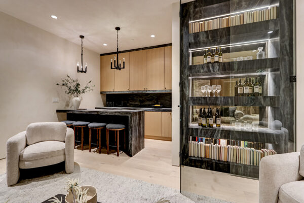 Altamura - 1404 Manhattan_Family room6