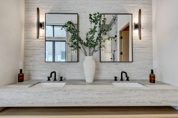Altamura - 1404 Manhattan_Master Bath3