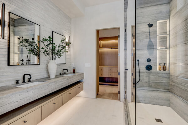 Altamura - 1404 Manhattan_master bath2